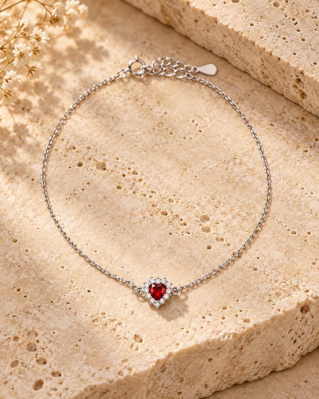 Bracciale Cuore regolabile con contorno Swarovski e Rubino Centrale Rosso