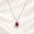 Collana in oro bianco 18k con rubino e diamanti