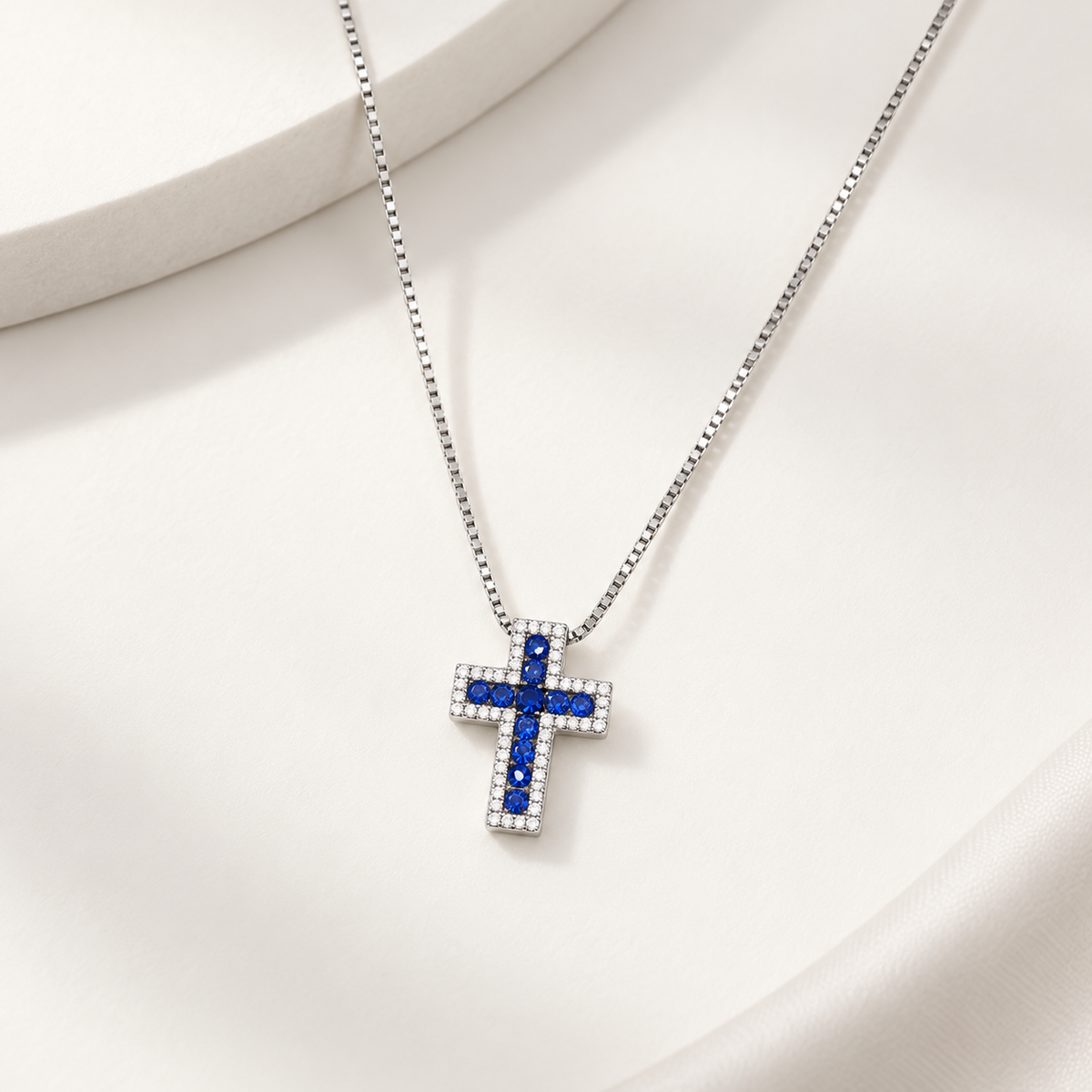 Collana veneziana Croce con Swarovski bianchi e Zaffiri blu