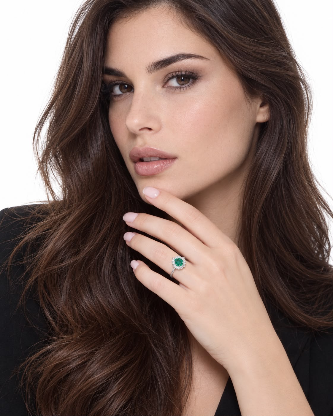 Anello Shine in Oro Bianco 18k con Diamanti a contorno e Smeraldo taglio a goccia