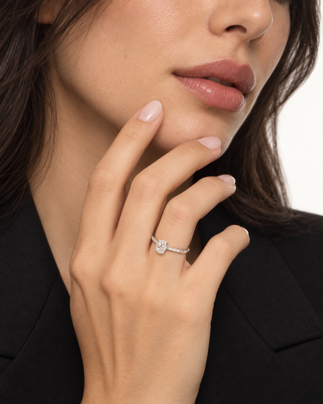 Anello Seraphine con diamante taglio ovale in oro bianco 18k