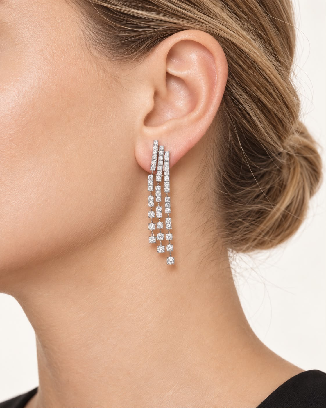 Orecchini tennis in oro bianco 18k con diamanti