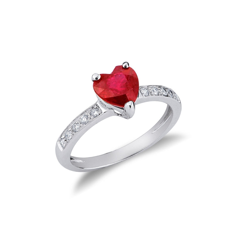 Anello Love in oro bianco 18k con Rubino a cuore e diamanti ai lati