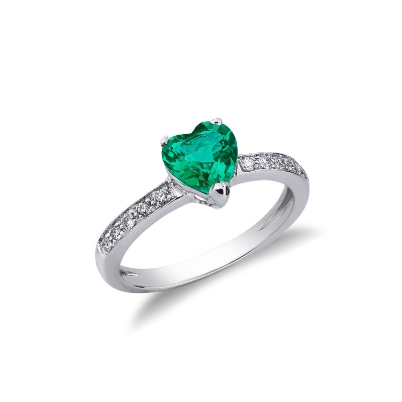 Anello Heart in oro bianco 18k con smeraldo a cuore e diamanti.
