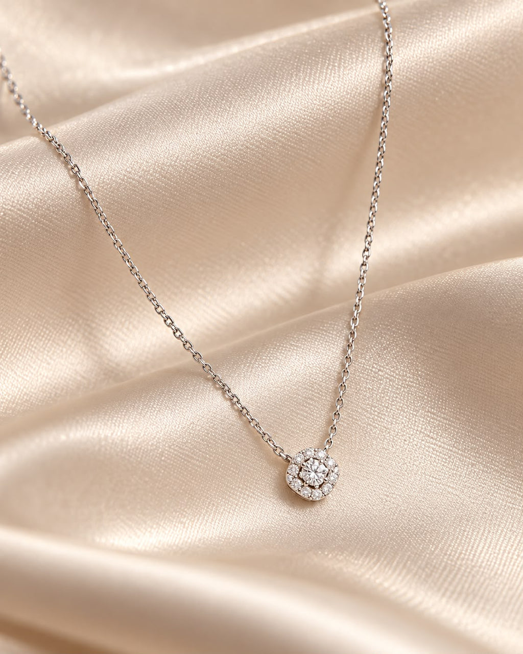 Collana Punto Luce con Swarovski Bianchi e Diamante Centrale
