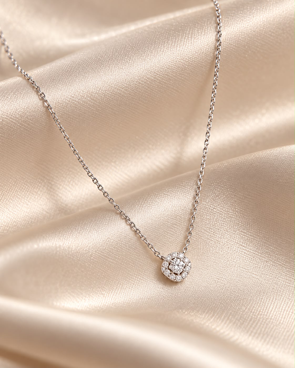 Collana Punto Luce con Swarovski Bianchi e Diamante Centrale